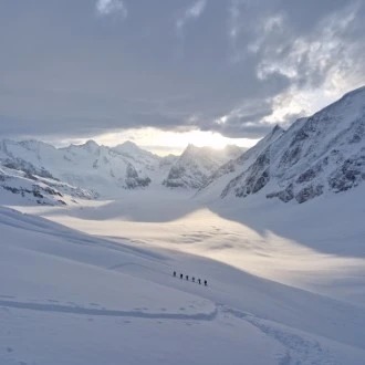 Ski de randonnée en haute montagne avec Robin Monnard, guide de haute montagne